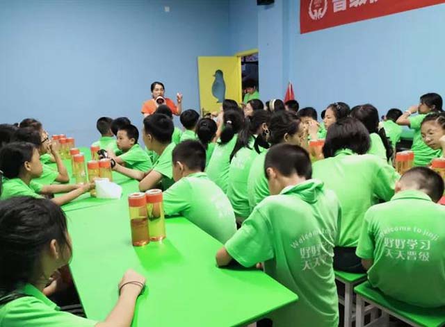 意气风发登舰出海 小船长乘风破浪，厦门站第二日