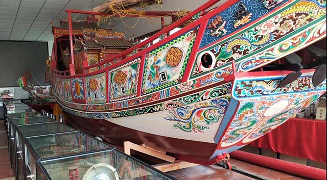 龙珠殿内送王船 鹭岛舰头踏海波，厦门站第三天