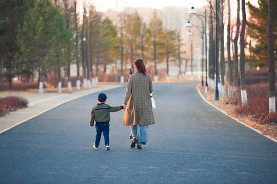 如何培养出情商高、性格好的孩子？14个有用方法与技巧
