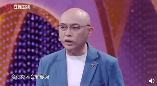 “经常被夸”和“从不被夸”的孩子，20年后差别到底有多大