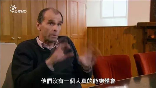 “经常被夸”和“从不被夸”的孩子，20年后差别到底有多大