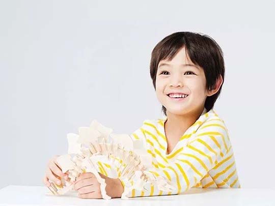 “为什么别人家的娃都自信大方？”做到这3点，你家娃也可以